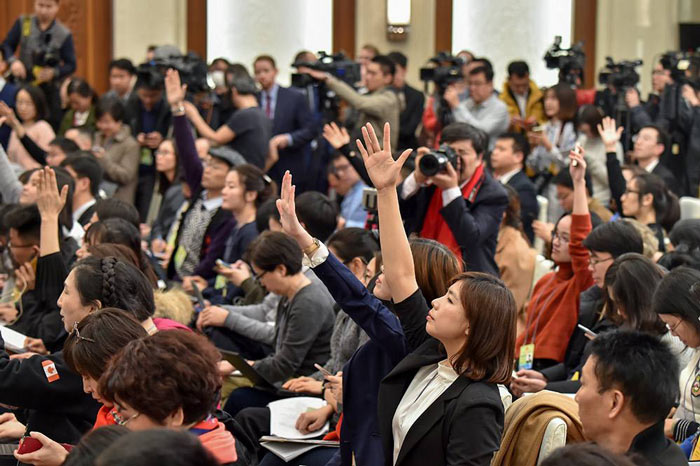新聞發(fā)布會活動中記者采訪提問的幾個技巧